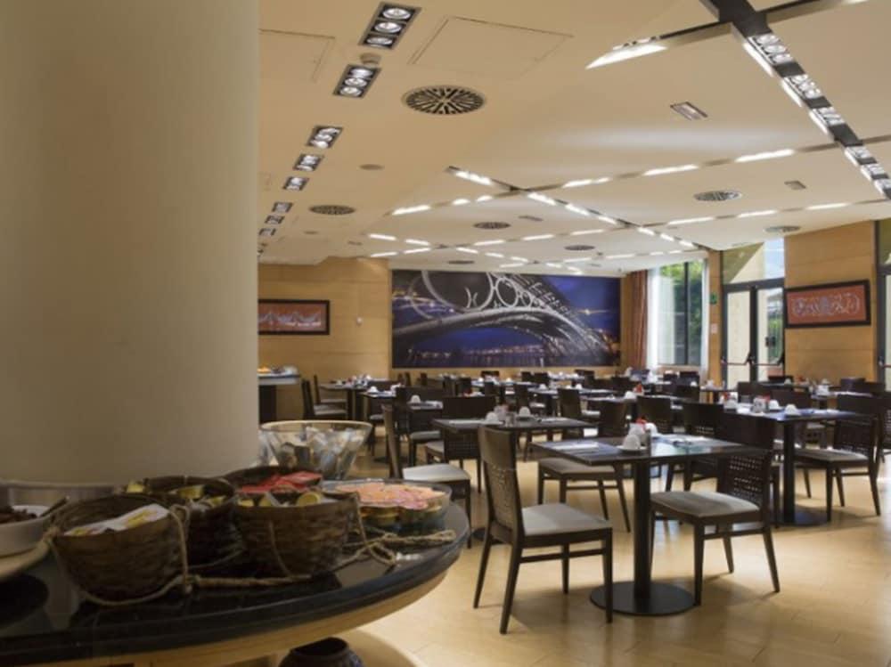 Ribera de Triana Hotel Sevilla Bagian luar foto