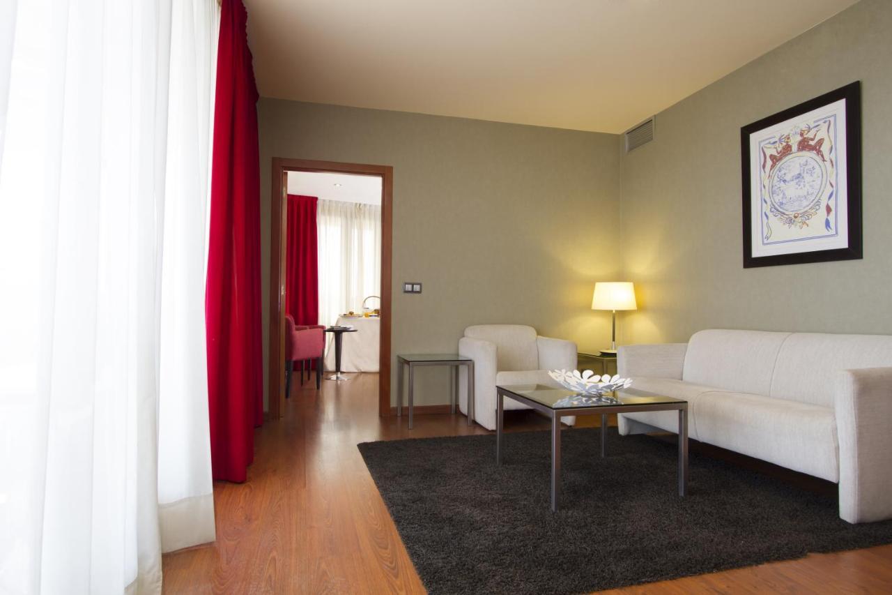 Ribera de Triana Hotel Sevilla Bagian luar foto