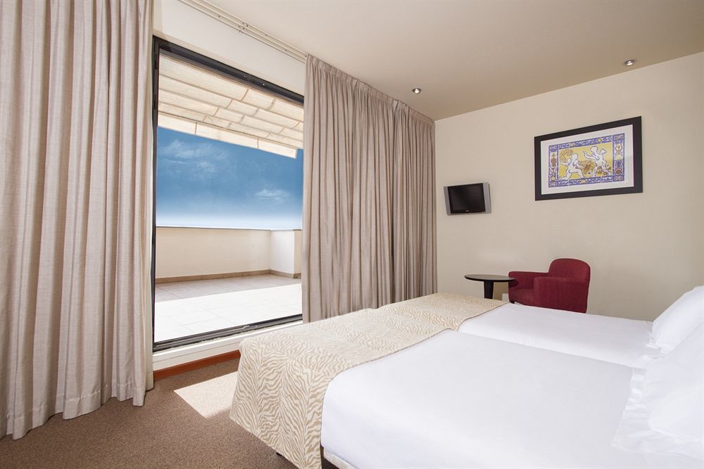 Ribera de Triana Hotel Sevilla Bagian luar foto