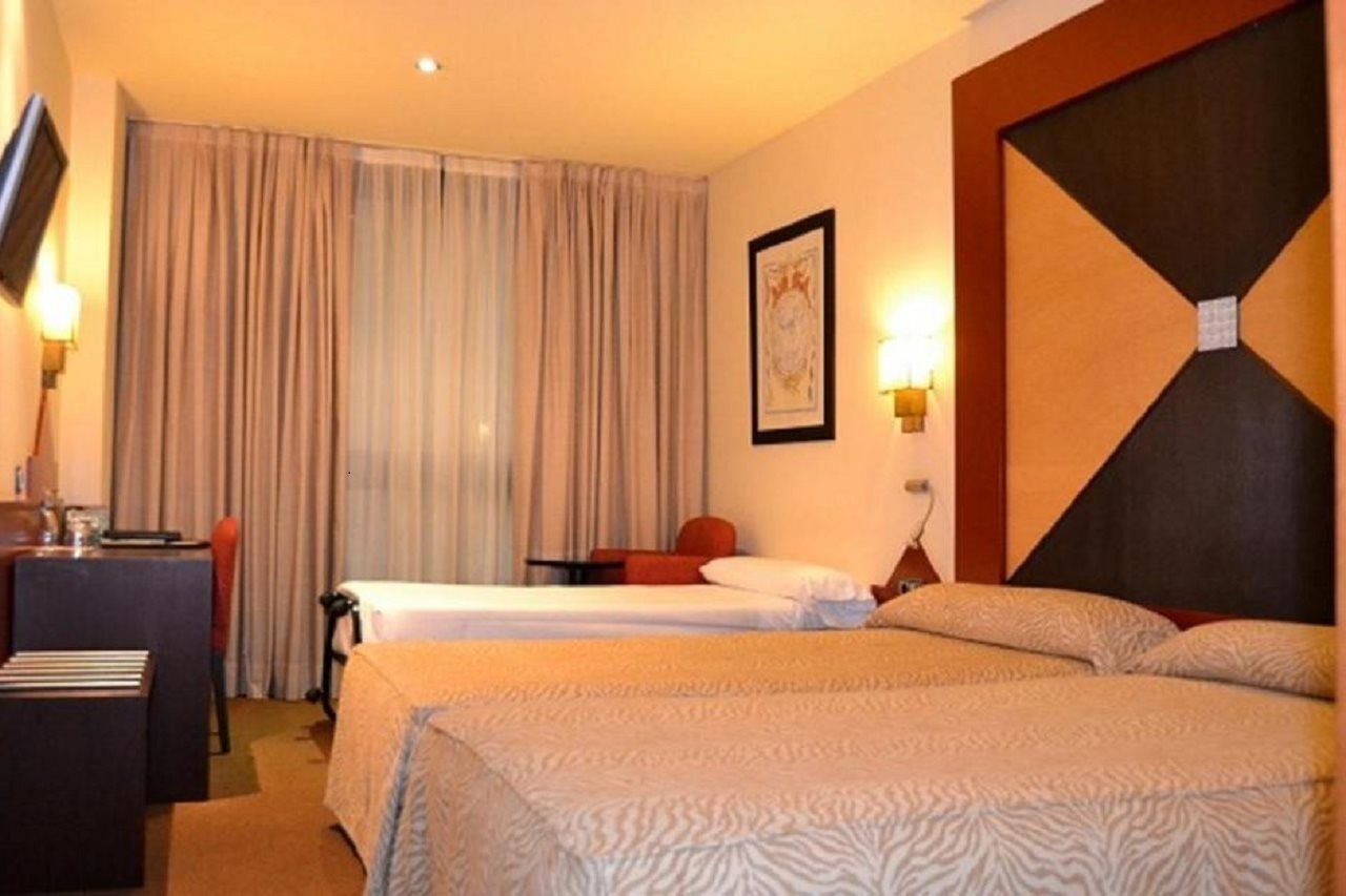 Ribera de Triana Hotel Sevilla Bagian luar foto